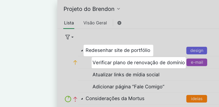Painel principal do Quire mostrando tarefas do projeto com subtarefas aninhadas, responsáveis, datas limite e tags